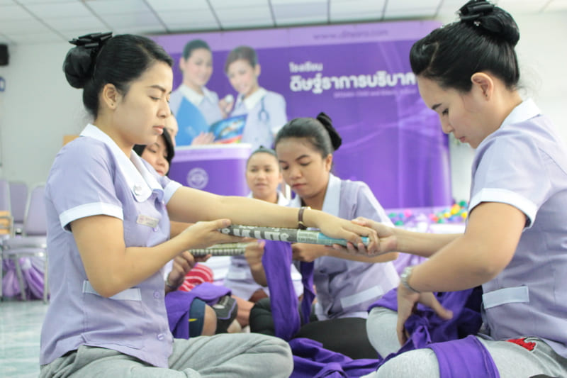 โรงเรียนดิษฐ์ราการบริบาล เปิดสอน หลักสูตรผู้ช่วยพยาบาล ผู้ช่วยเภสัชกร ผู้ช่วยทันตแพทย์